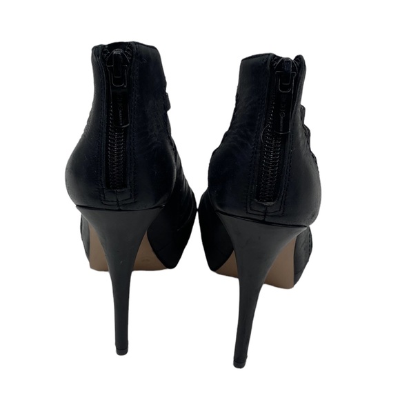 💕SALE💕 BCBGenerations Black Leather Conga Strappy Cage Heels - Picture 4 of 8